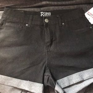 Black midi shorts